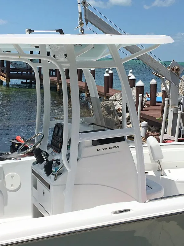 2014 Sea Hunt <b>ULTRA 234</b>
