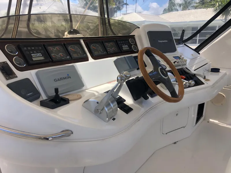 2000 Sea Ray 480 Sedan Bridge