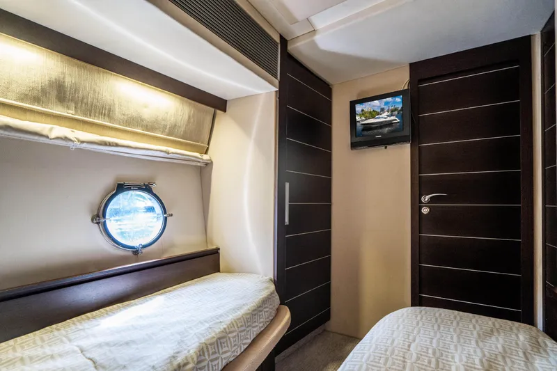 2005 Azimut Sport