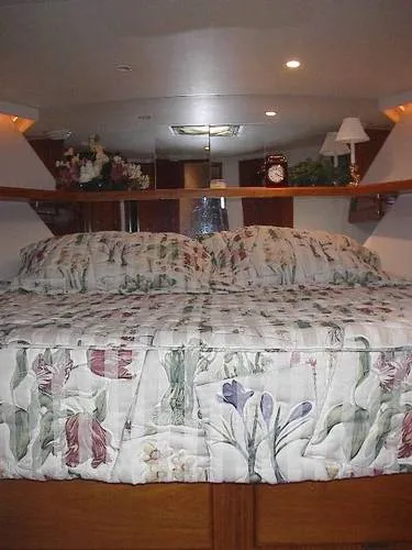 1996 Viking Enclosed Flybridge
