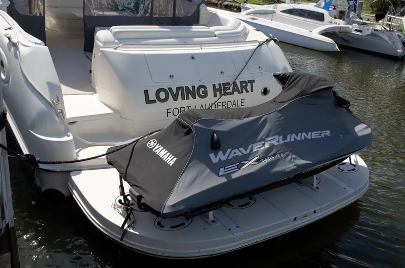 2004 Sea Ray Sundancer 550 Express Cruiser