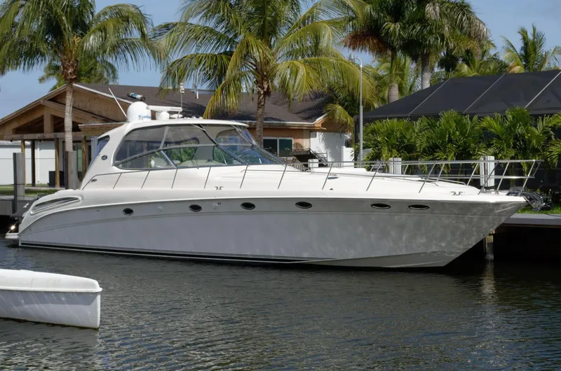 2004 Sea Ray Sundancer 550 Express Cruiser