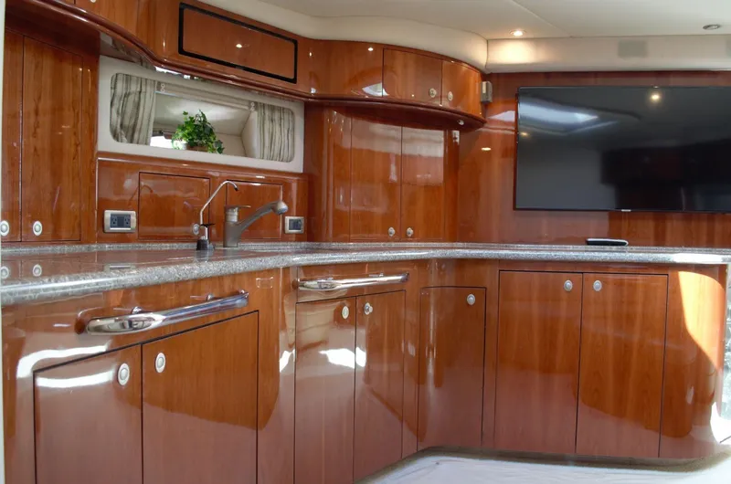 2004 Sea Ray Sundancer 550 Express Cruiser