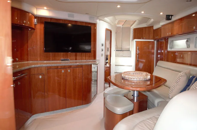 2004 Sea Ray Sundancer 550 Express Cruiser