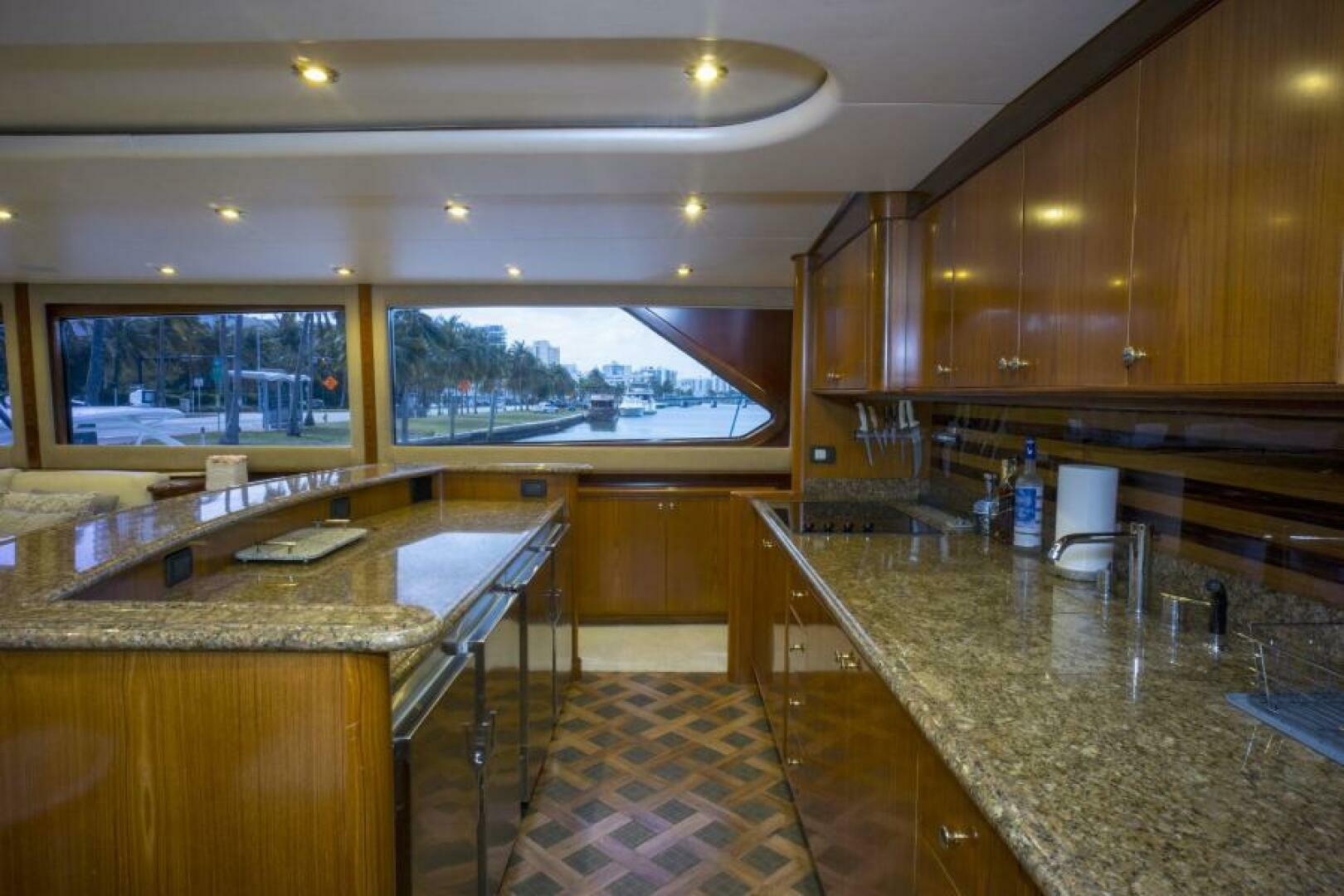 2005 Sea Force IX Enclosed Flybridge
