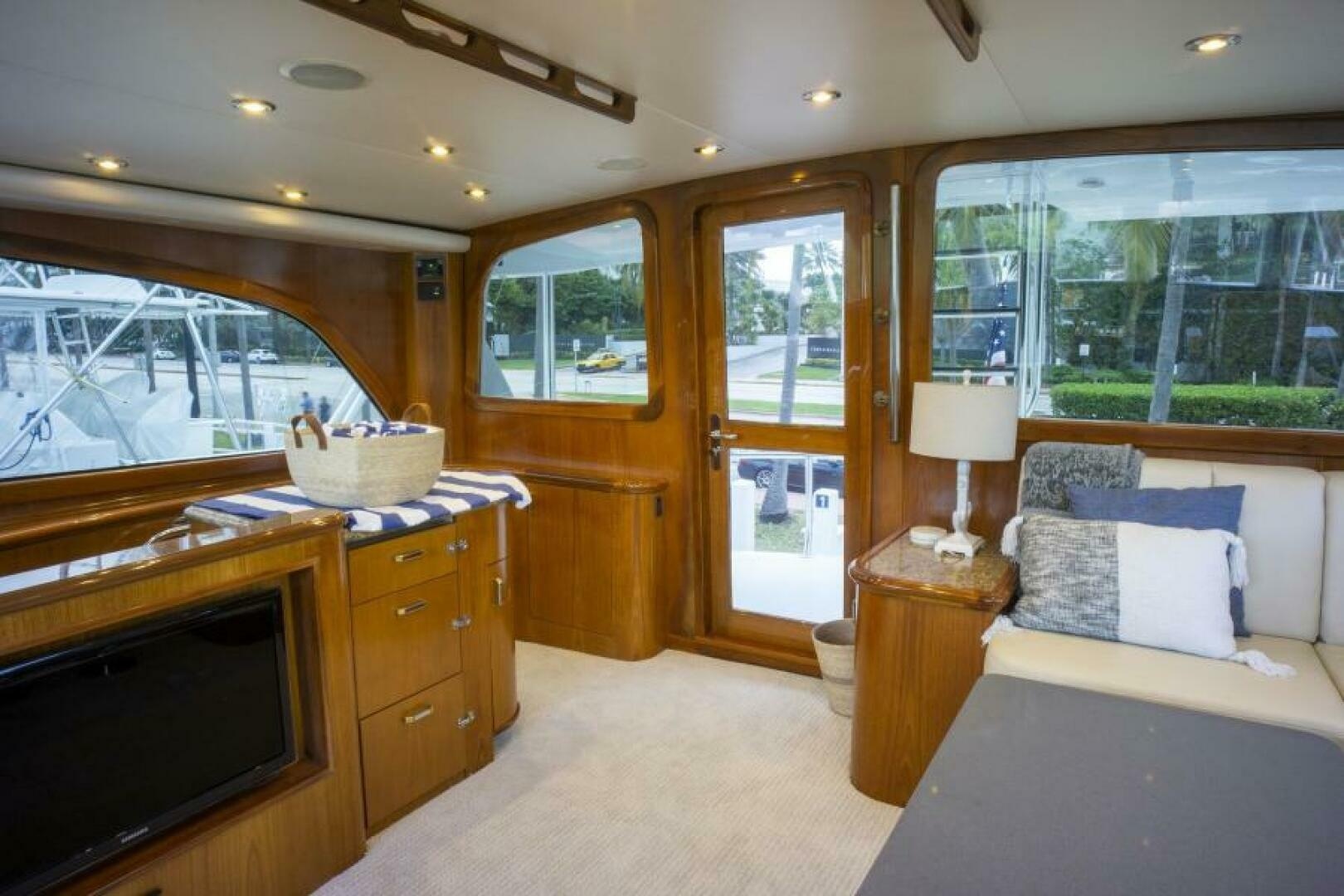 2005 Sea Force IX Enclosed Flybridge