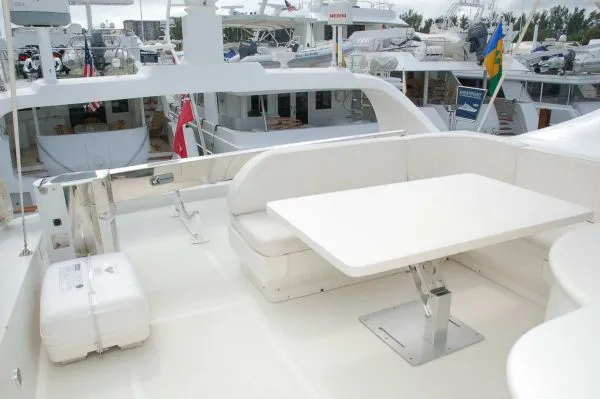 1997 Maiora Flybridge Motoryacht