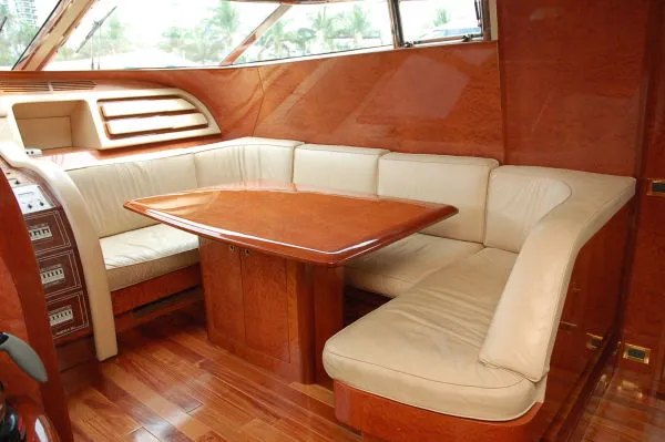 1997 Maiora Flybridge Motoryacht
