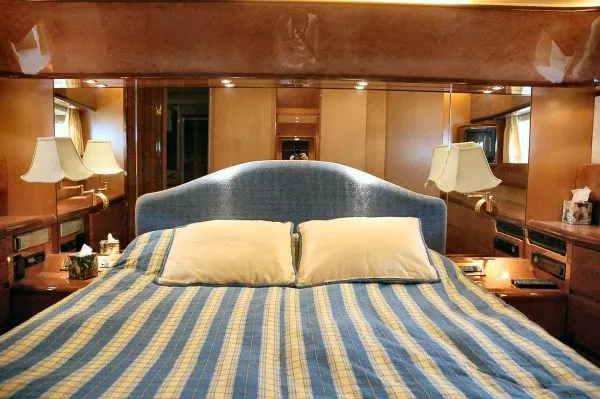 1997 Maiora Flybridge Motoryacht
