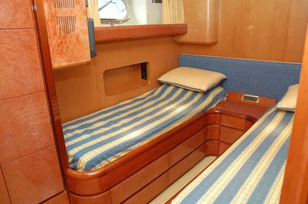 1997 Maiora Flybridge Motoryacht