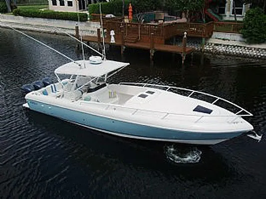 2005 Intrepid 377 Cuddy