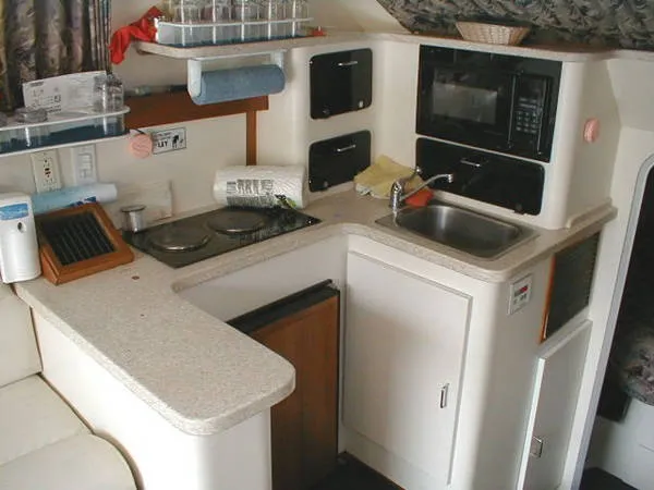 1998 Luhrs 32 Convertible
