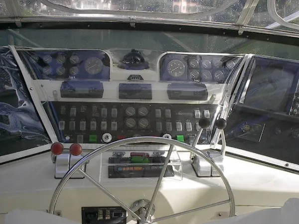 1993 Hatteras Open Bridge STABILIZED Convertible