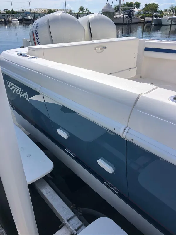 2015 Intrepid 327 Center Console