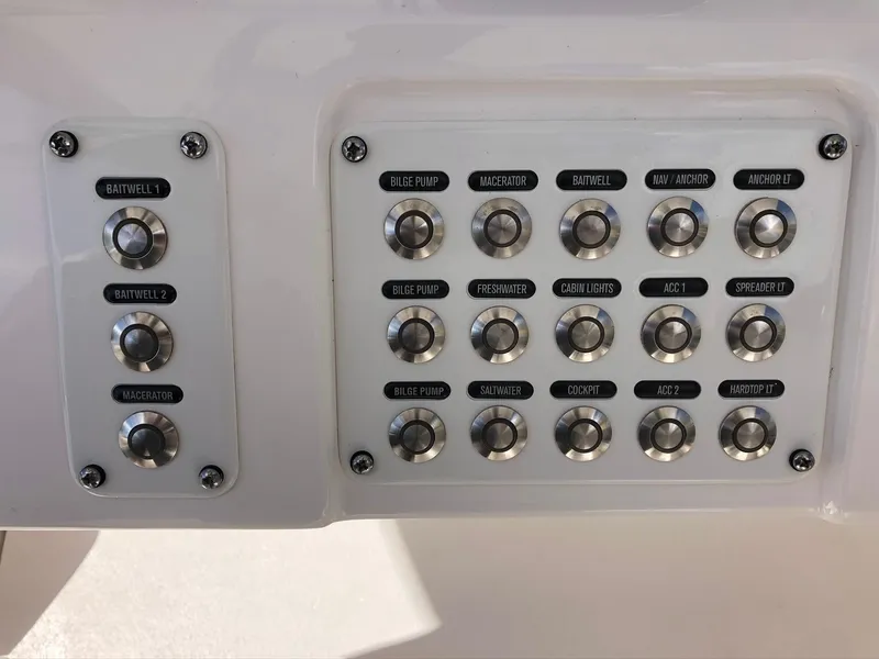 2015 Intrepid 327 Center Console