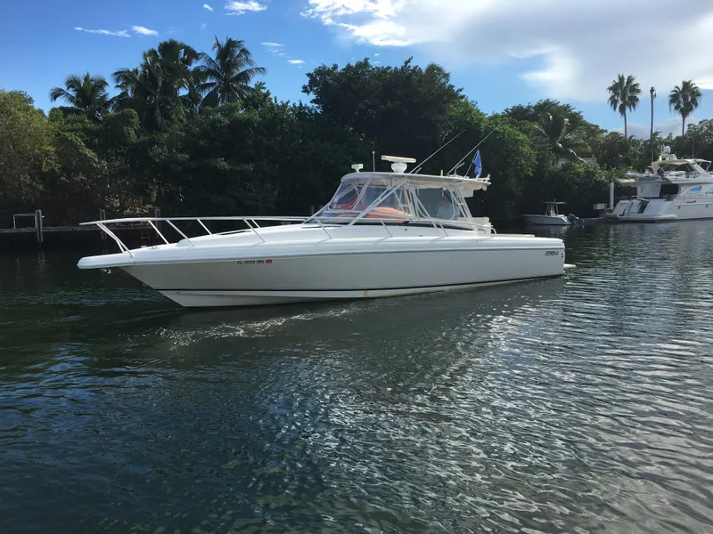 2004 Intrepid 377 Walkaround