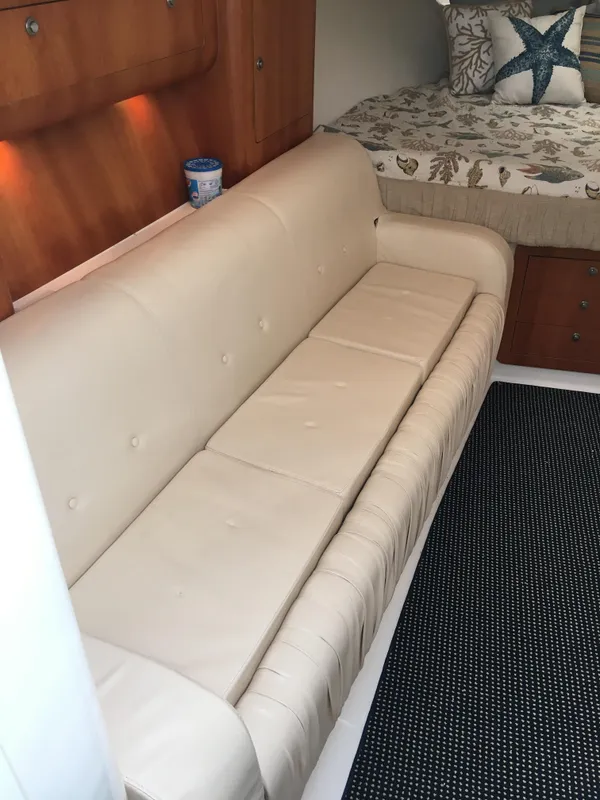 2004 Intrepid 377 Walkaround