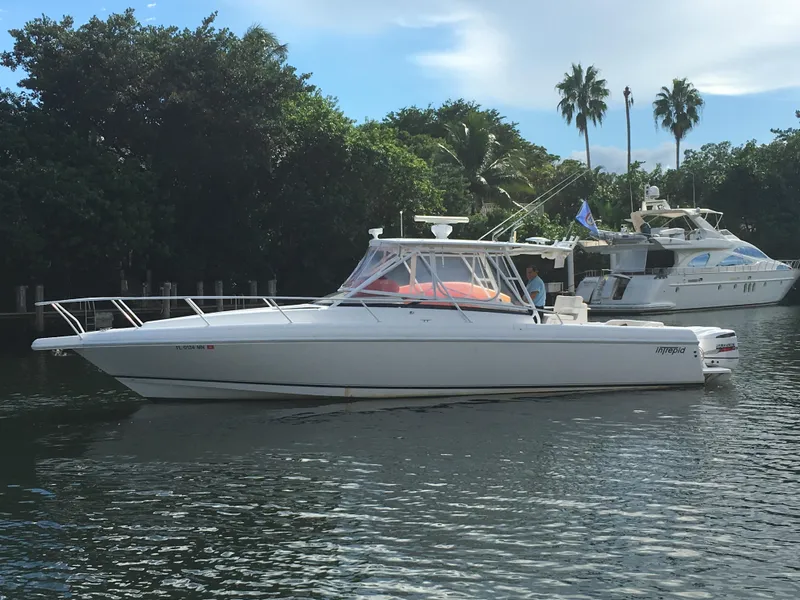 2004 Intrepid 377 Walkaround