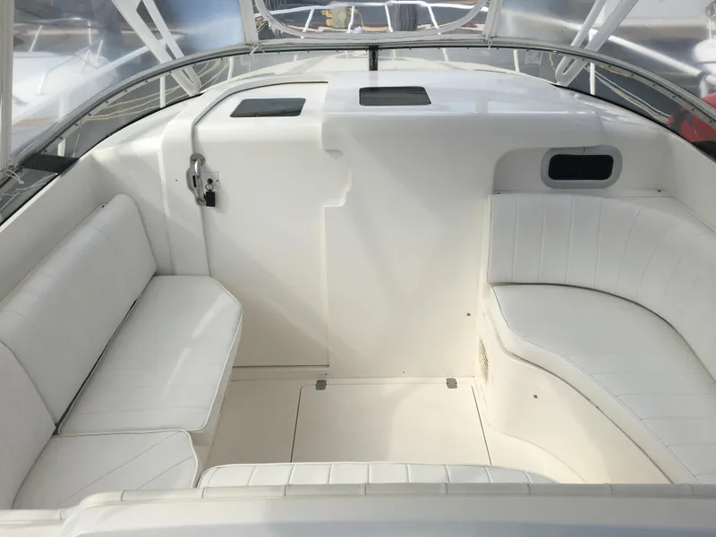 2004 Intrepid 377 Walkaround