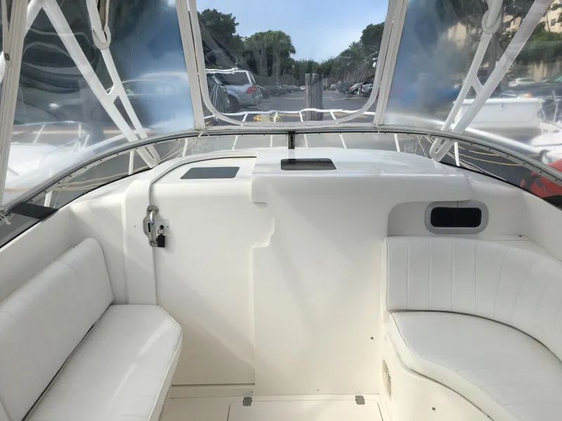 2004 Intrepid 377 Walkaround