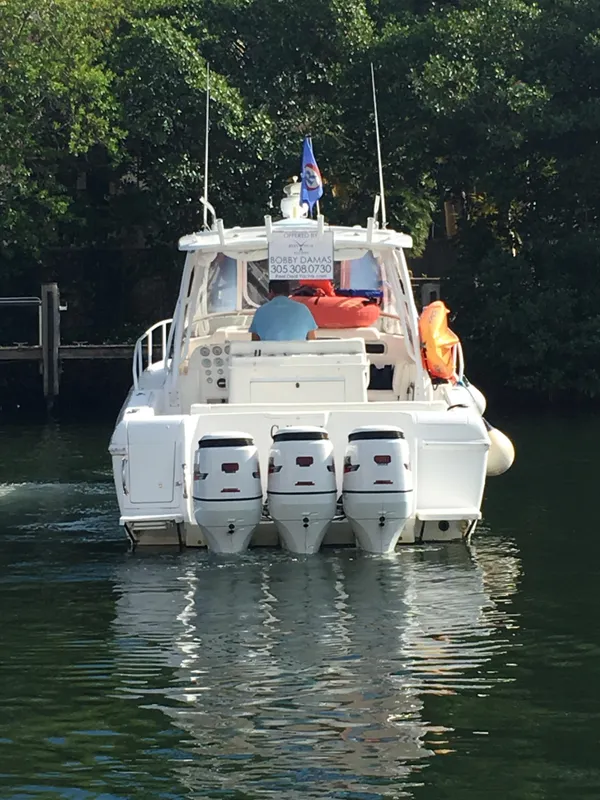 2004 Intrepid 377 Walkaround