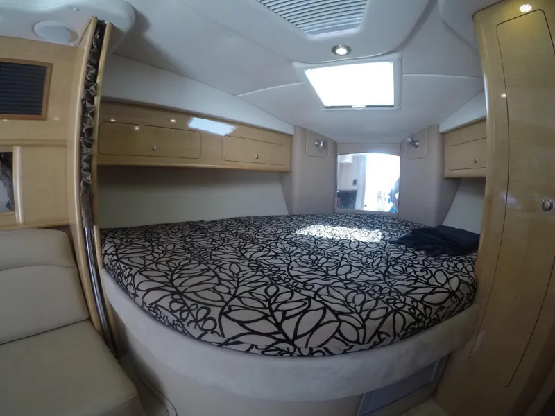 2012 Rinker 310 Express Cruiser