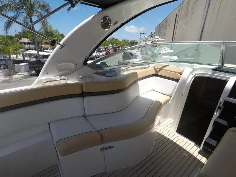 2012 Rinker 310 Express Cruiser