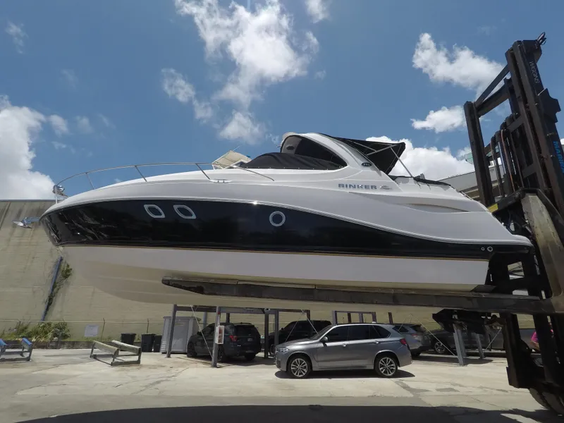 2012 Rinker 310 Express Cruiser