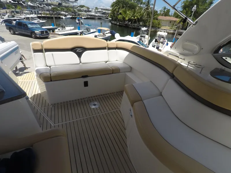 2012 Rinker 310 Express Cruiser
