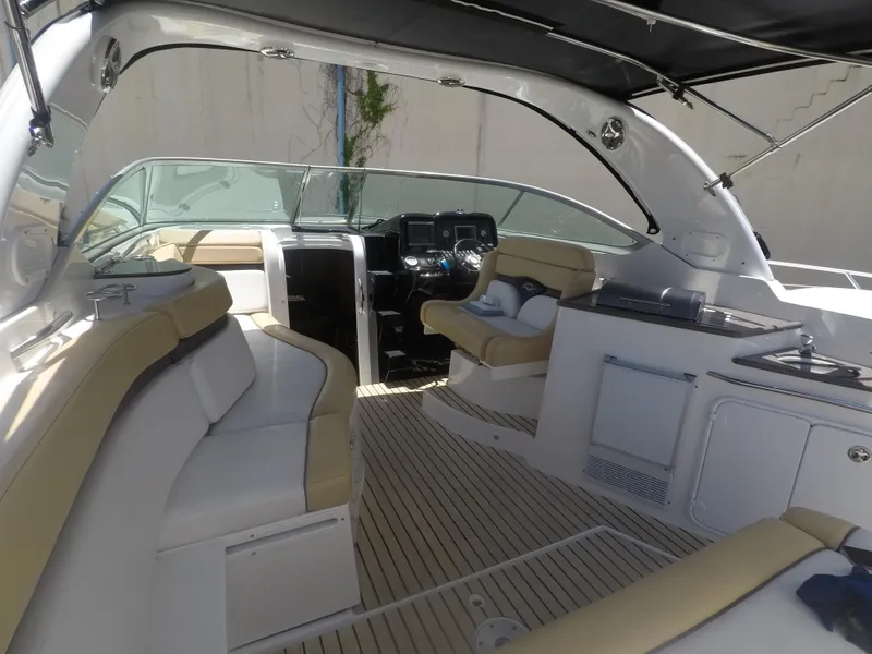 2012 Rinker 310 Express Cruiser
