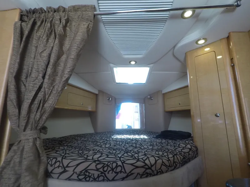 2012 Rinker 310 Express Cruiser