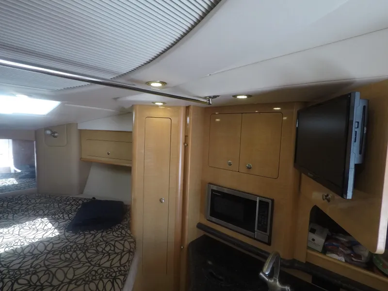 2012 Rinker 310 Express Cruiser