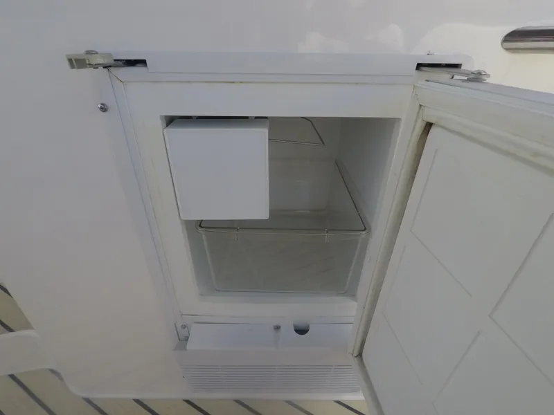 2012 Rinker 310 Express Cruiser