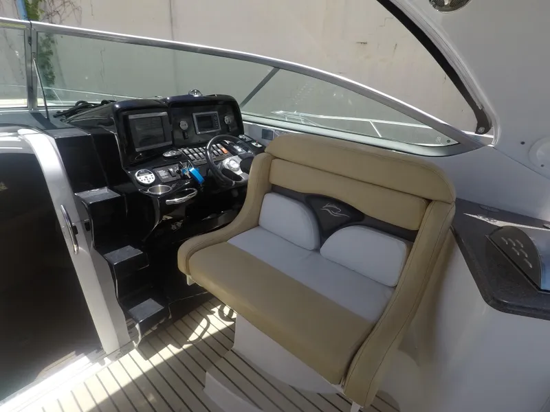 2012 Rinker 310 Express Cruiser