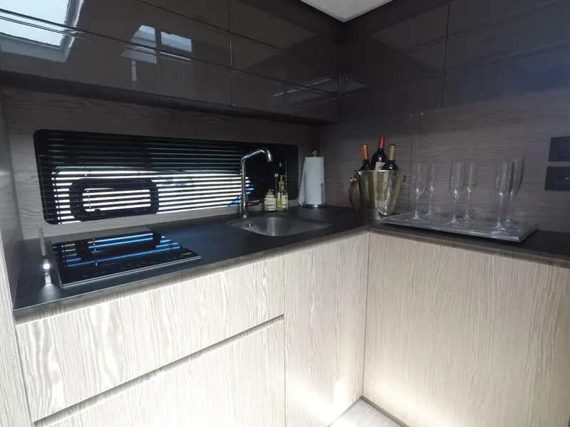 2018 Azimut Atlantis 43