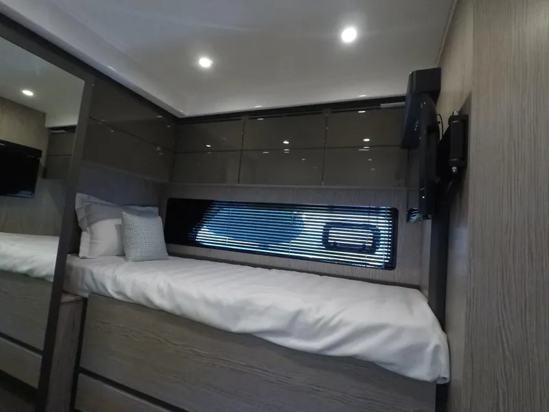 2018 Azimut Atlantis 43