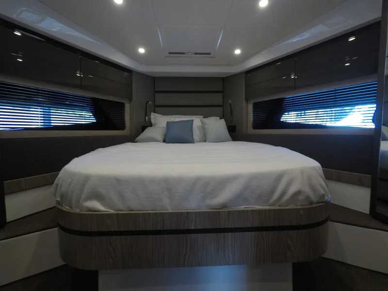 2018 Azimut Atlantis 43