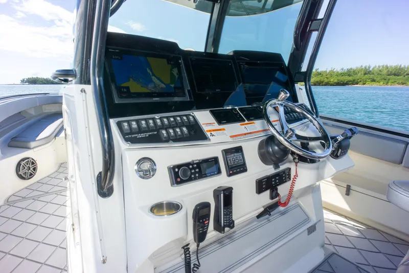 2017 Hydra-Sports 4200 Siesta