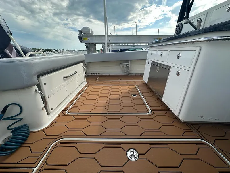 2017 Hydra-Sports 4200 Siesta