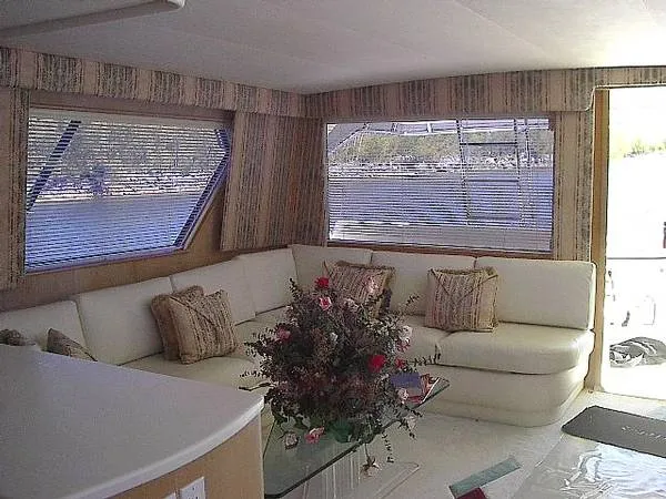 1990 Hatteras Enclosed Flybridge