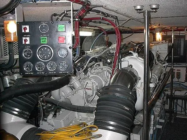 1990 Hatteras Enclosed Flybridge