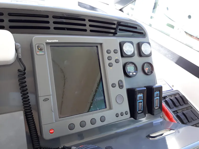 2003 Tiara Yachts 4400 Sovran