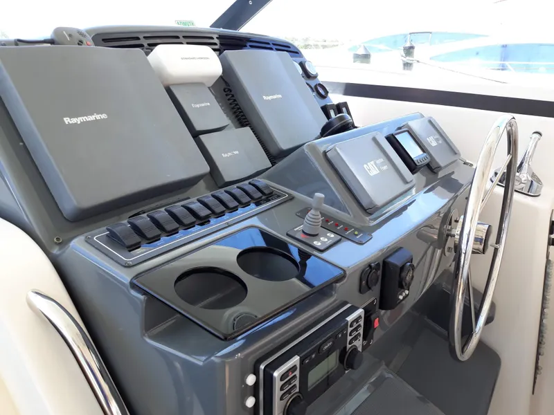 2003 Tiara Yachts 4400 Sovran