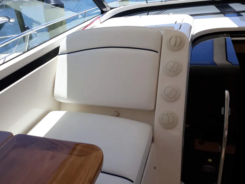 2003 Tiara Yachts 4400 Sovran