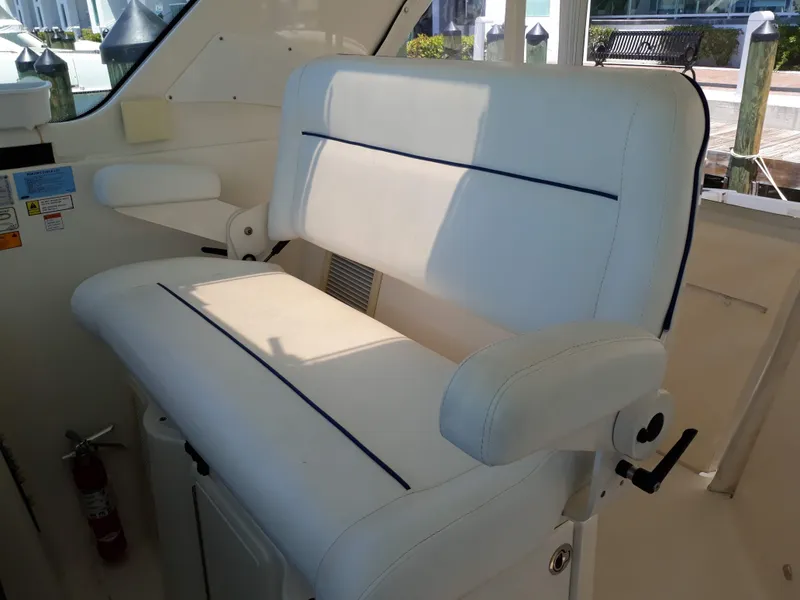 2003 Tiara Yachts 4400 Sovran
