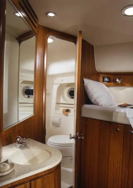 2003 Tiara Yachts 4400 Sovran