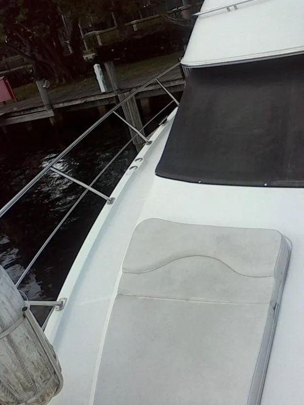2004 Carver 396 Motor Yacht