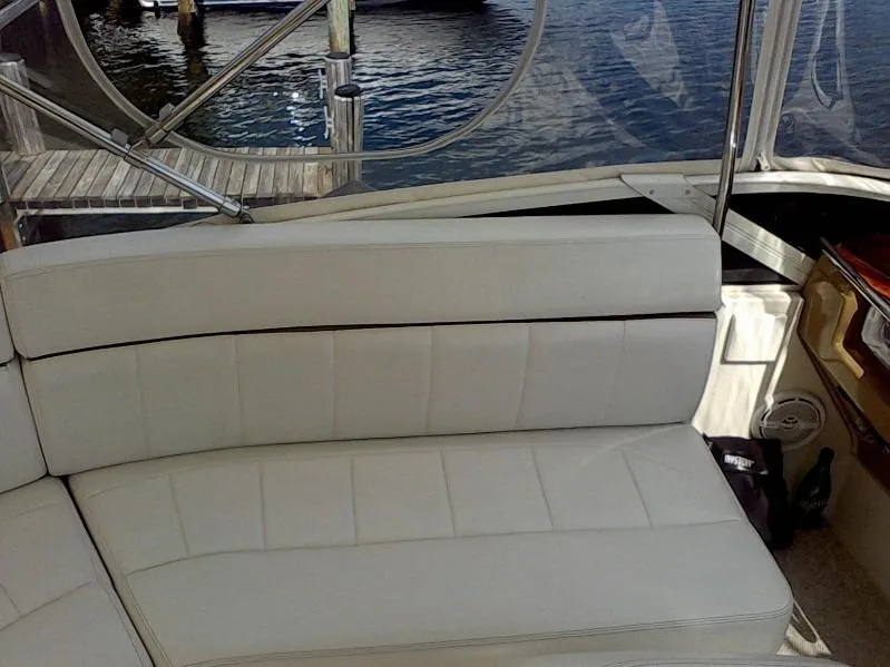 2004 Carver 396 Motor Yacht