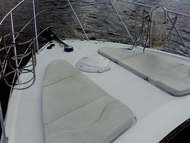2004 Carver 396 Motor Yacht