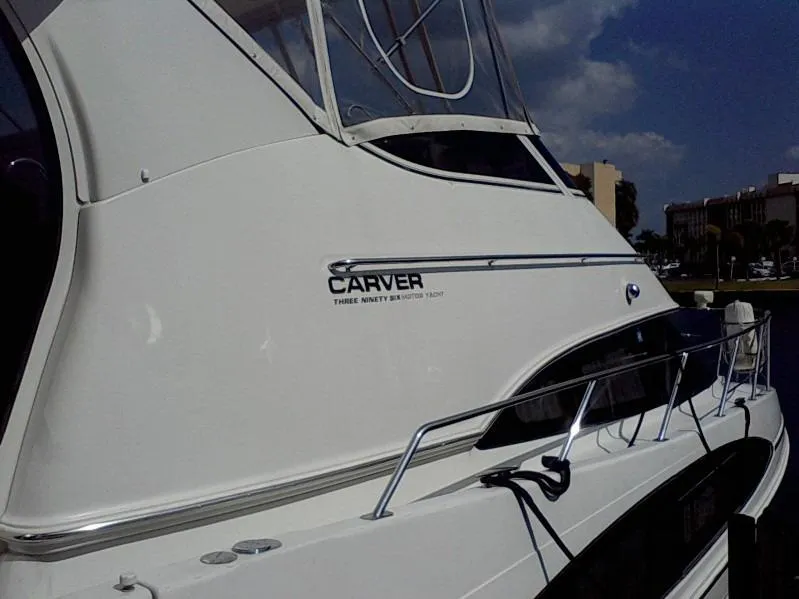 2004 Carver 396 Motor Yacht